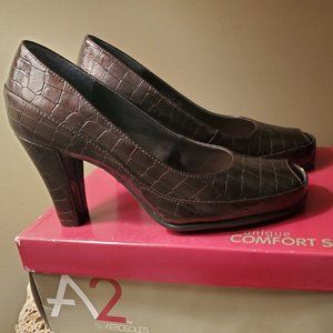 A2 by Aerosoles Brown Croco Big Ben Peep Toe Pump